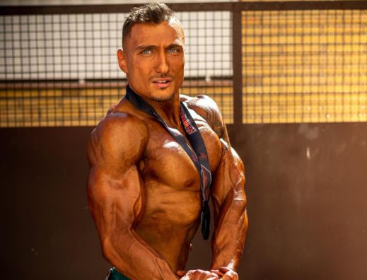 Álex Popescu Equipo Titan Series Equipo Titan Series Culturismo Natural